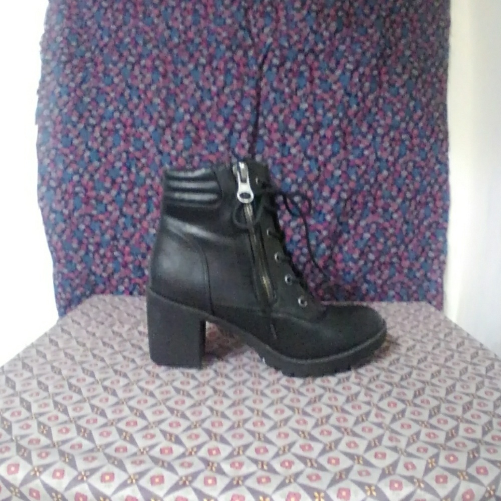 Steven Madden Healed Combat Boot